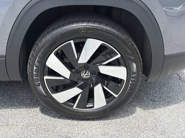 Used 2024 Volkswagen Atlas Cross Sport SE AWD/4WD image 29