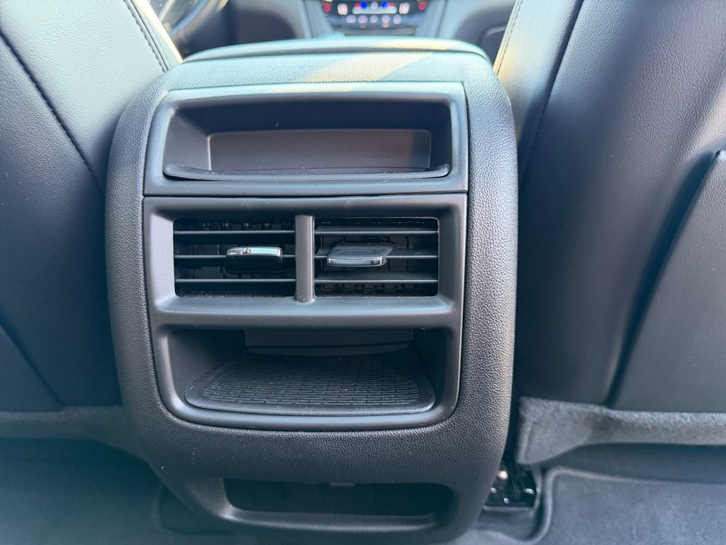 Used 2024 Cadillac XT5 Premium Luxury image 16