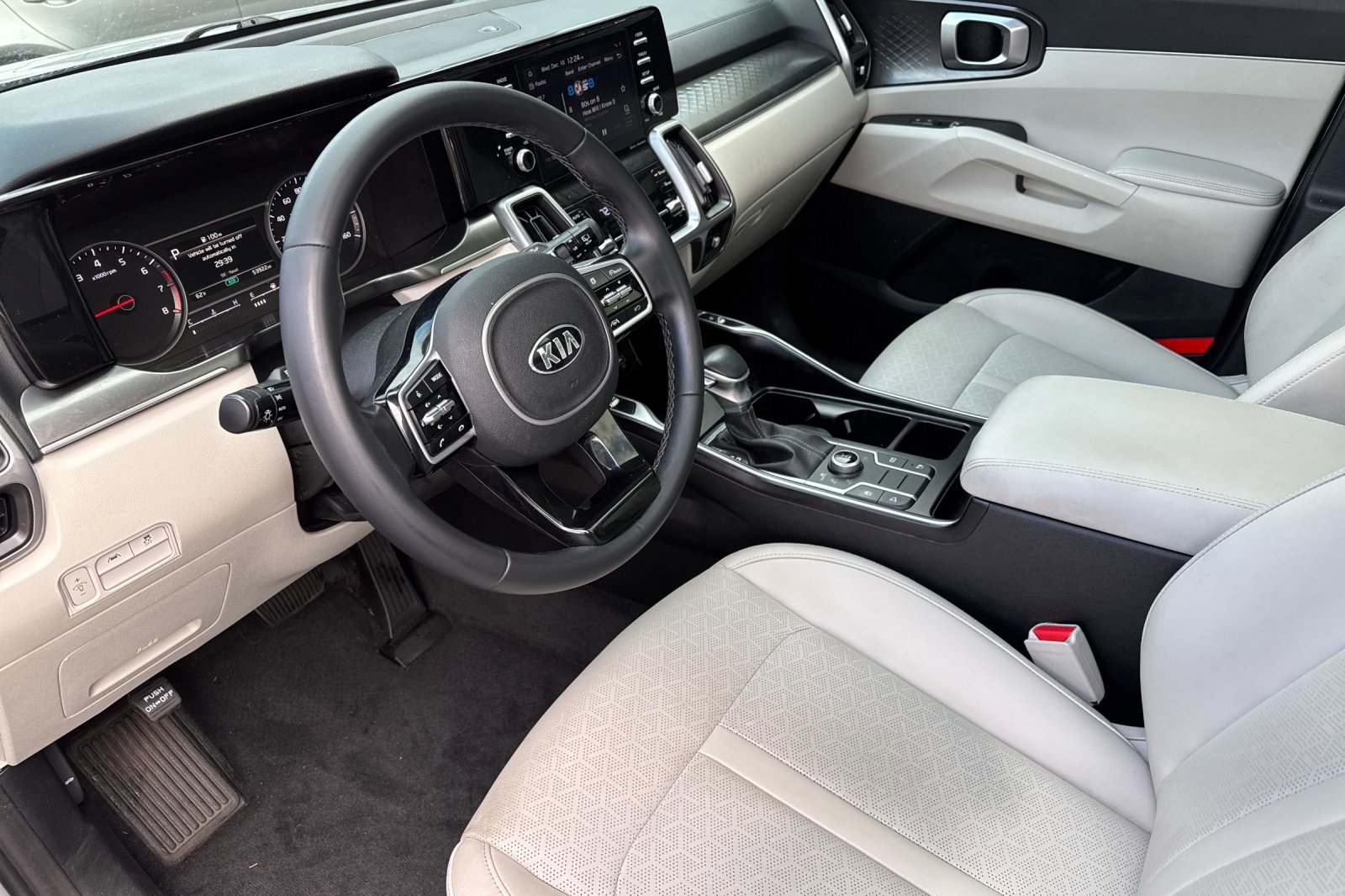Used 2021 Kia Sorento S w/ Panoramic Sunroof Package image 10
