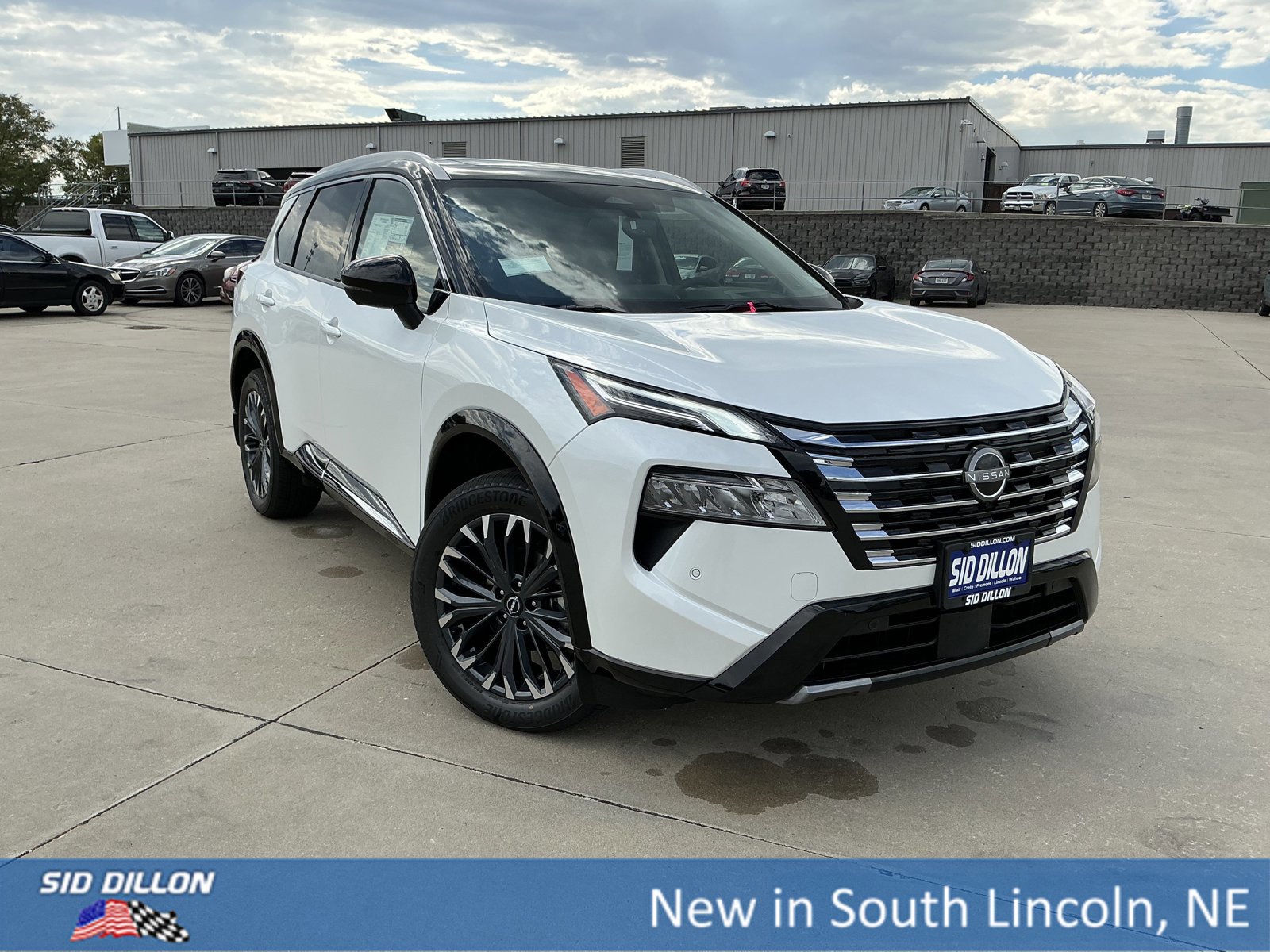 New 2026 Nissan Rogue Platinum w/ Platinum Premium Package image 2