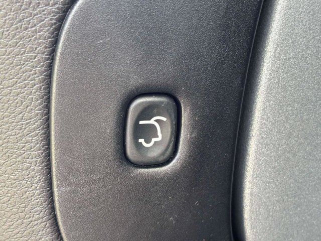 Used 2016 Jeep Cherokee Trailhawk w/ Comfort/Convenience Group AWD/4WD image 34