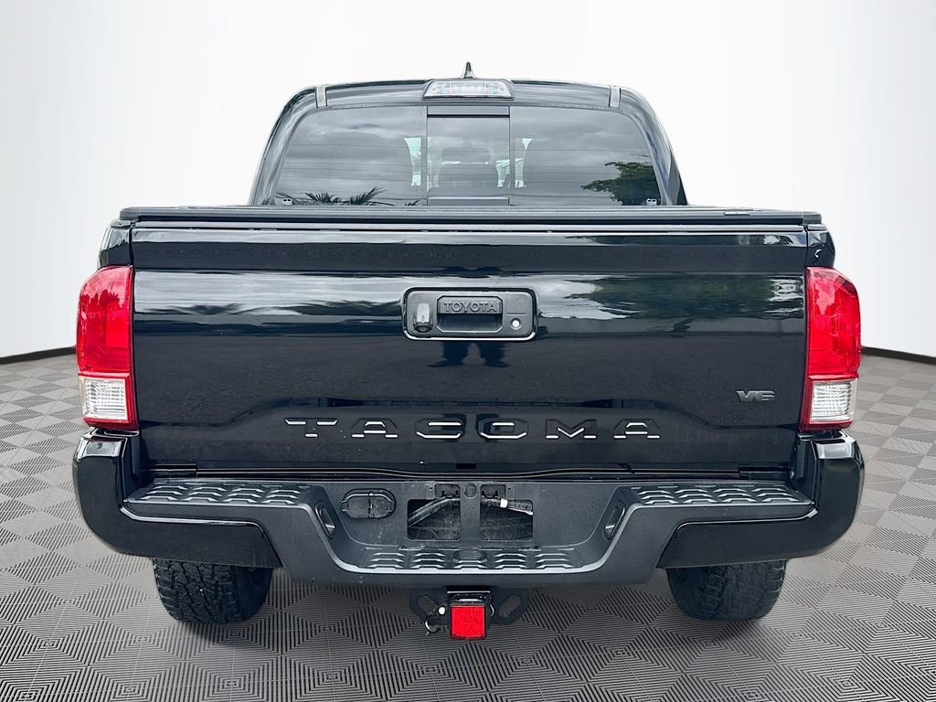 Used 2017 Toyota Tacoma TRD Off-Road RWD image 7