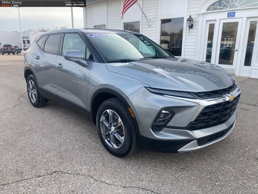 Used 2023 Chevrolet Blazer LT w/ Driver Confidence Package image 3