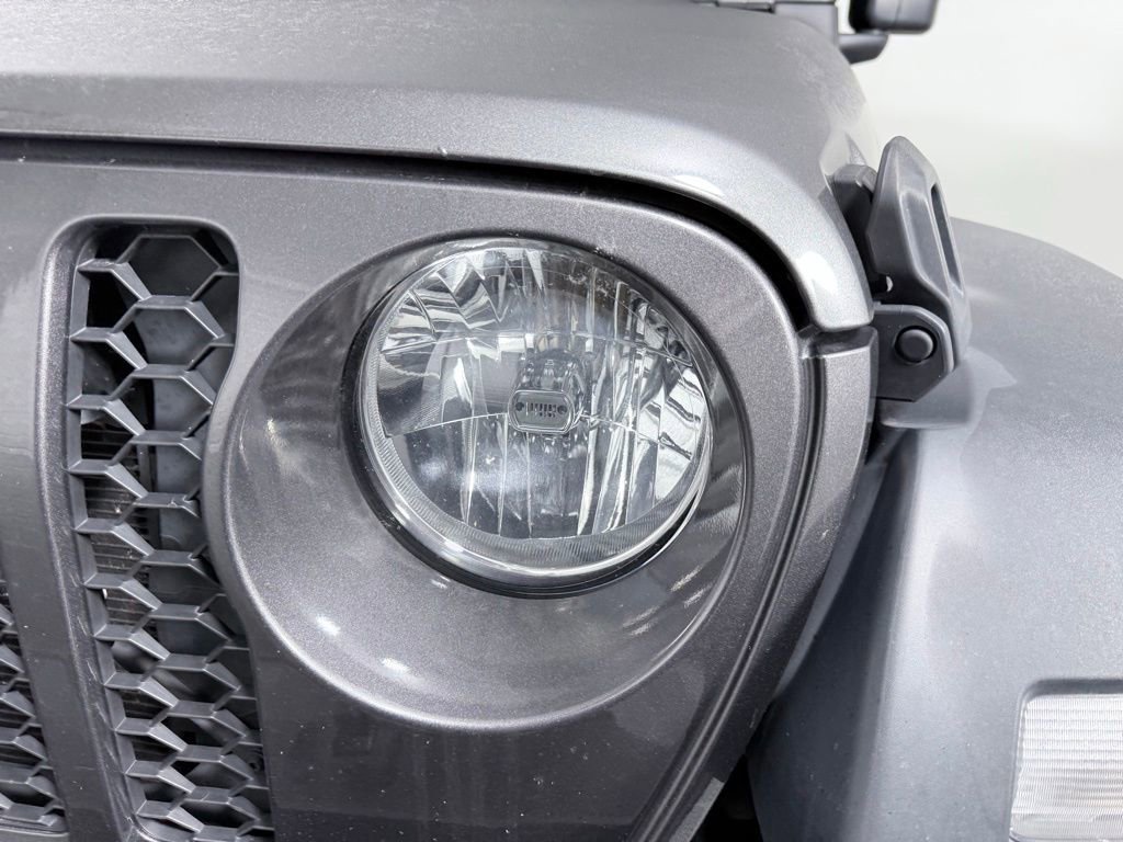 Used 2023 Jeep Gladiator Sport image 25