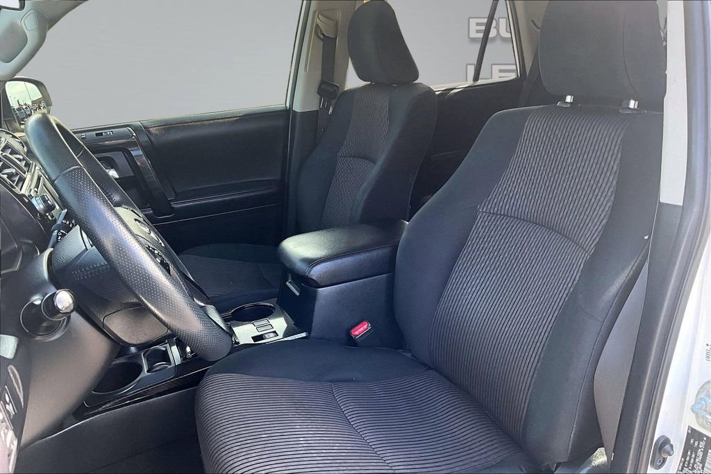 Used 2017 Toyota 4Runner TRD Off-Road AWD/4WD image 23