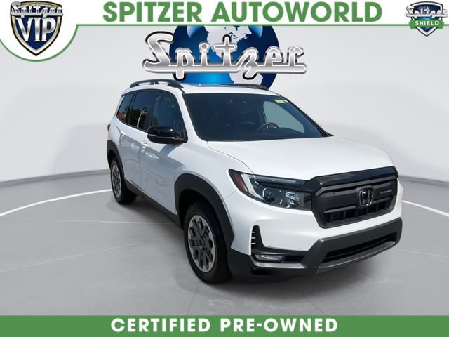 Used 2025 Honda Passport TrailSport image 3