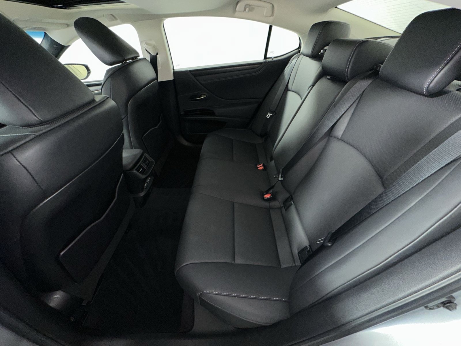Used 2023 Lexus ES 350 w/ Premium Package FWD image 25