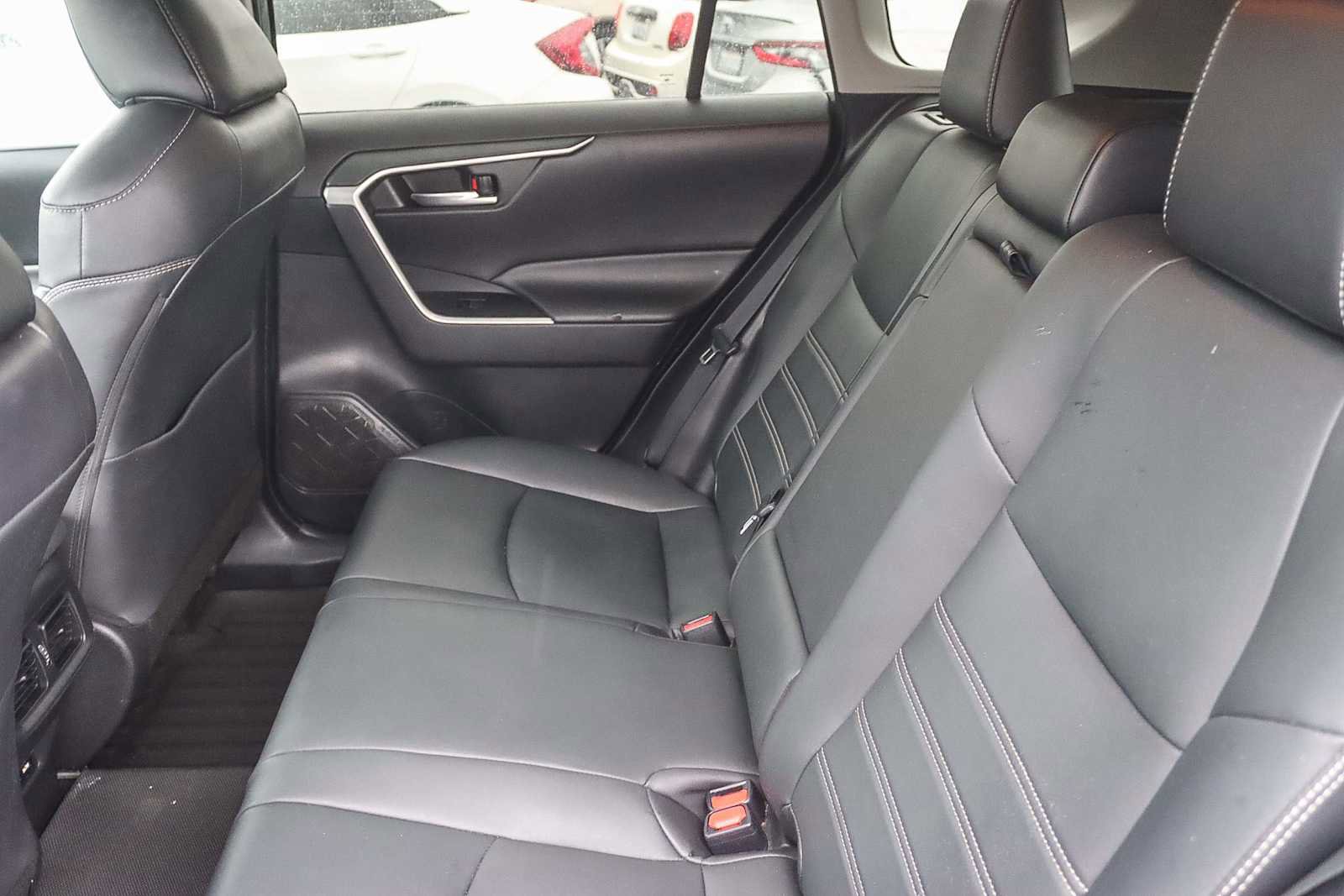 Used 2021 Toyota RAV4 XLE Premium image 18