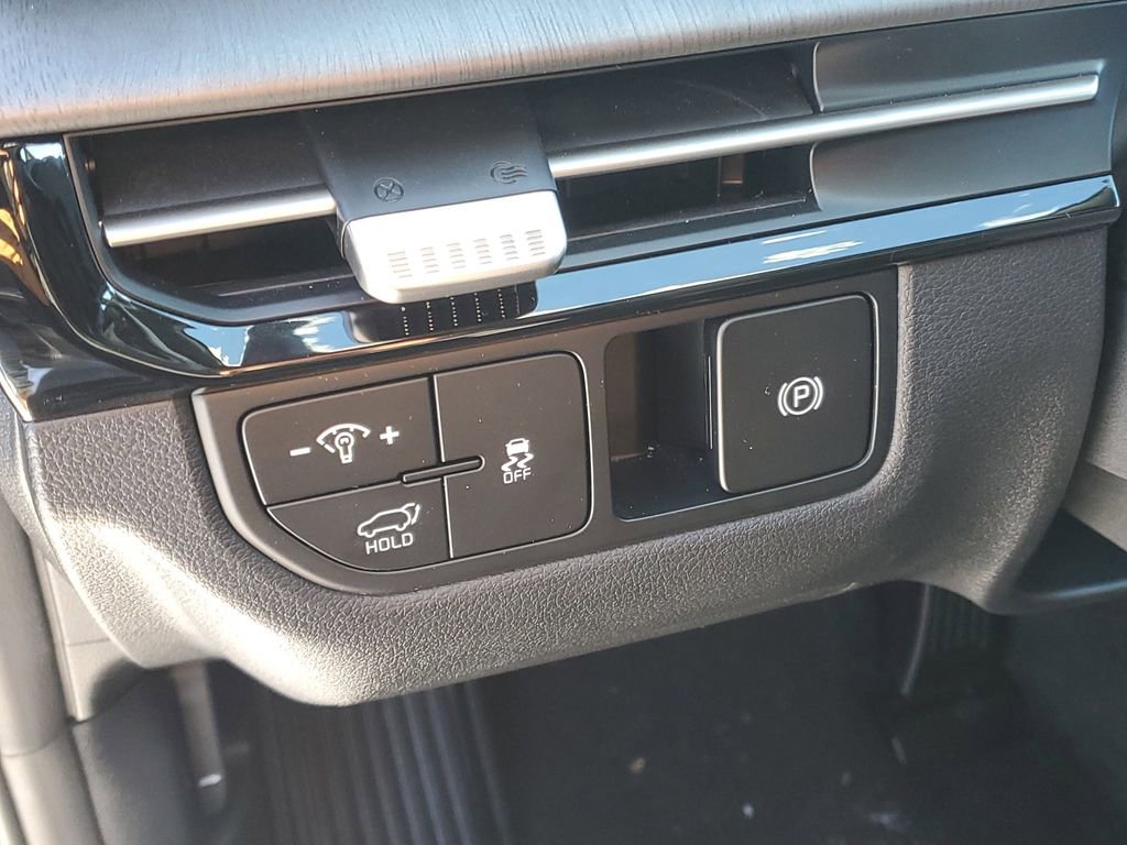 Certified 2026 Kia Sportage X-Line w/ X-Line Technology Package image 16