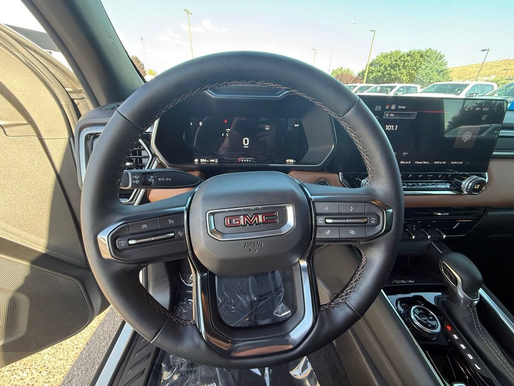 Used 2025 GMC Canyon AT4 w/ Technology Plus Package AWD/4WD image 10