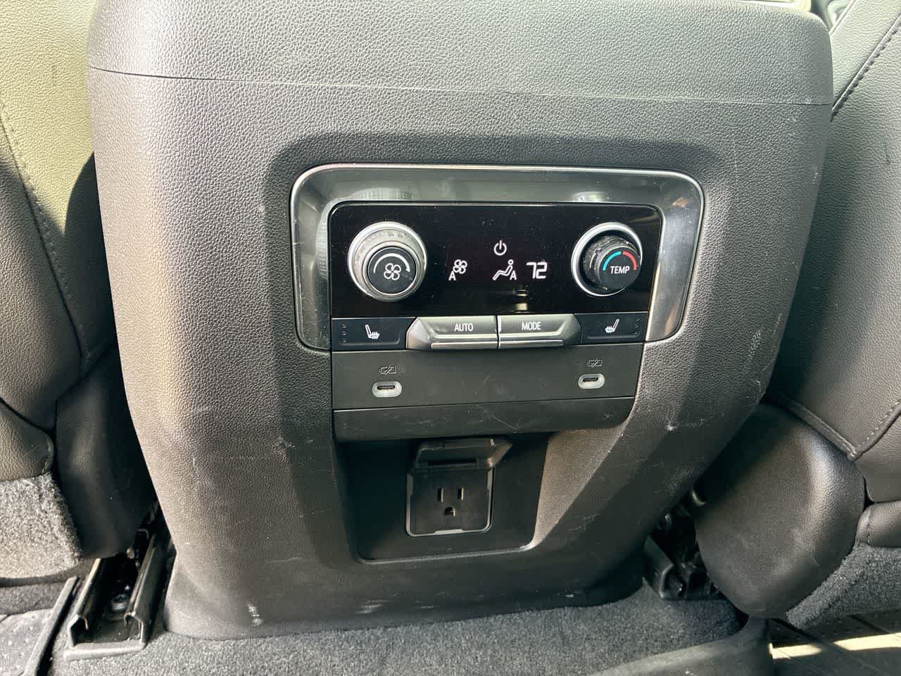 Used 2021 Chevrolet Tahoe Premier w/ Premium Package RWD image 22