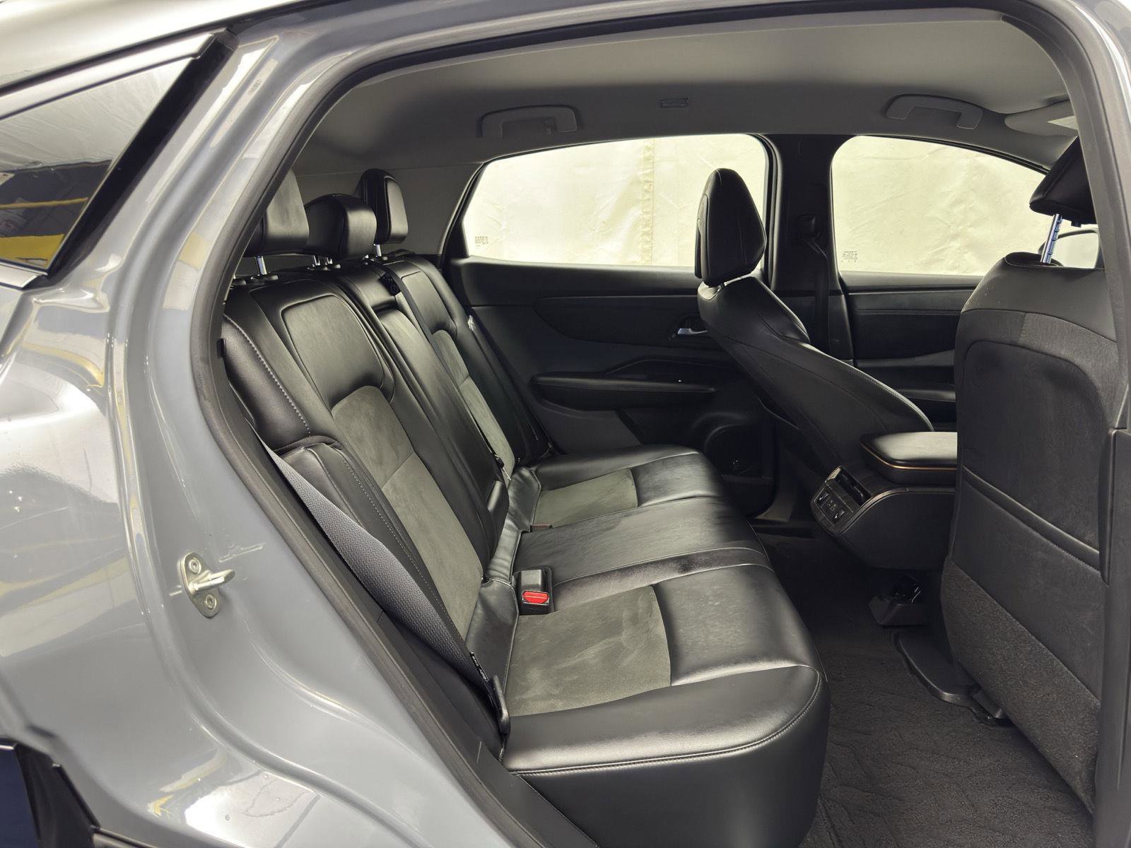 Used 2024 Nissan Ariya AWD image 35