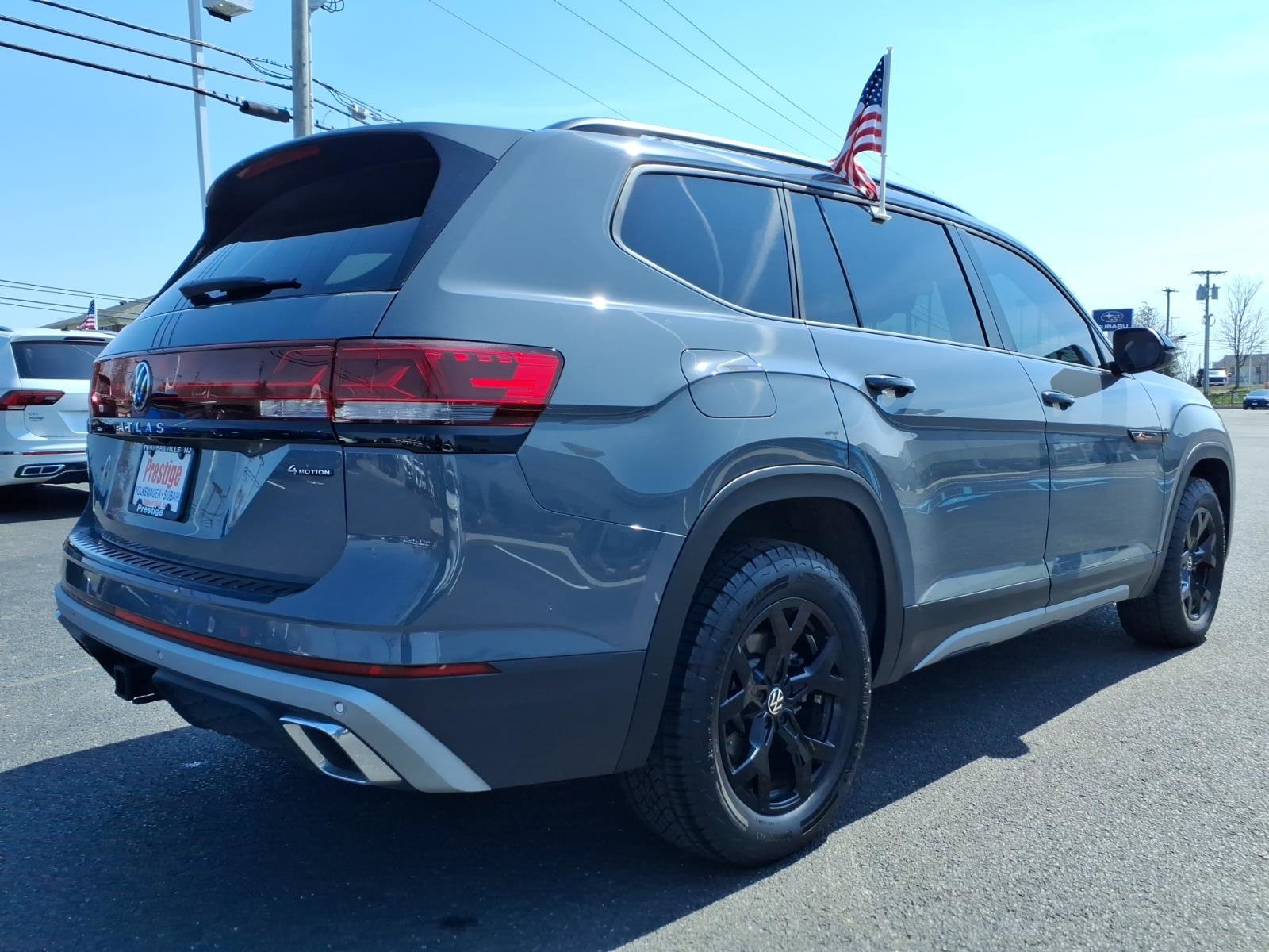 Certified 2024 Volkswagen Atlas Peak Edition SE image 2