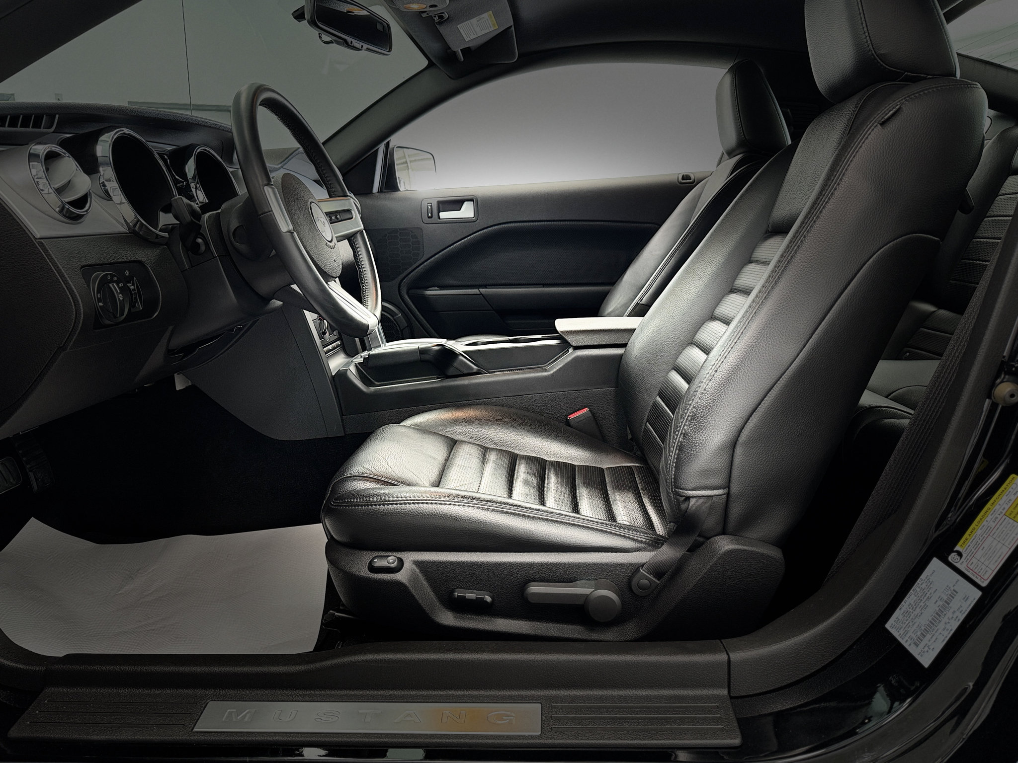 Used 2007 Ford Mustang GT RWD image 13