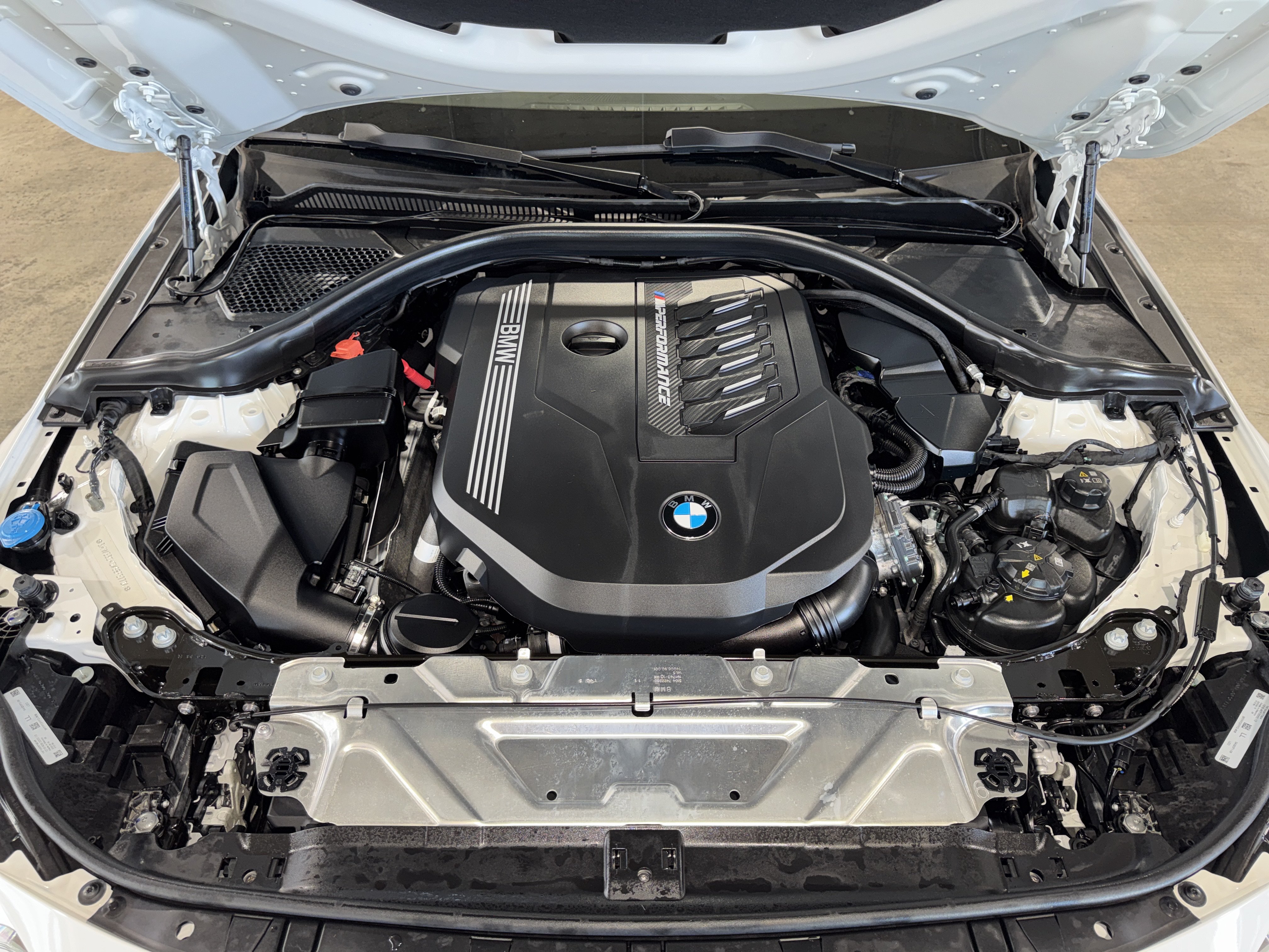 Used 2025 BMW M240i xDrive Coupe AWD/4WD image 32
