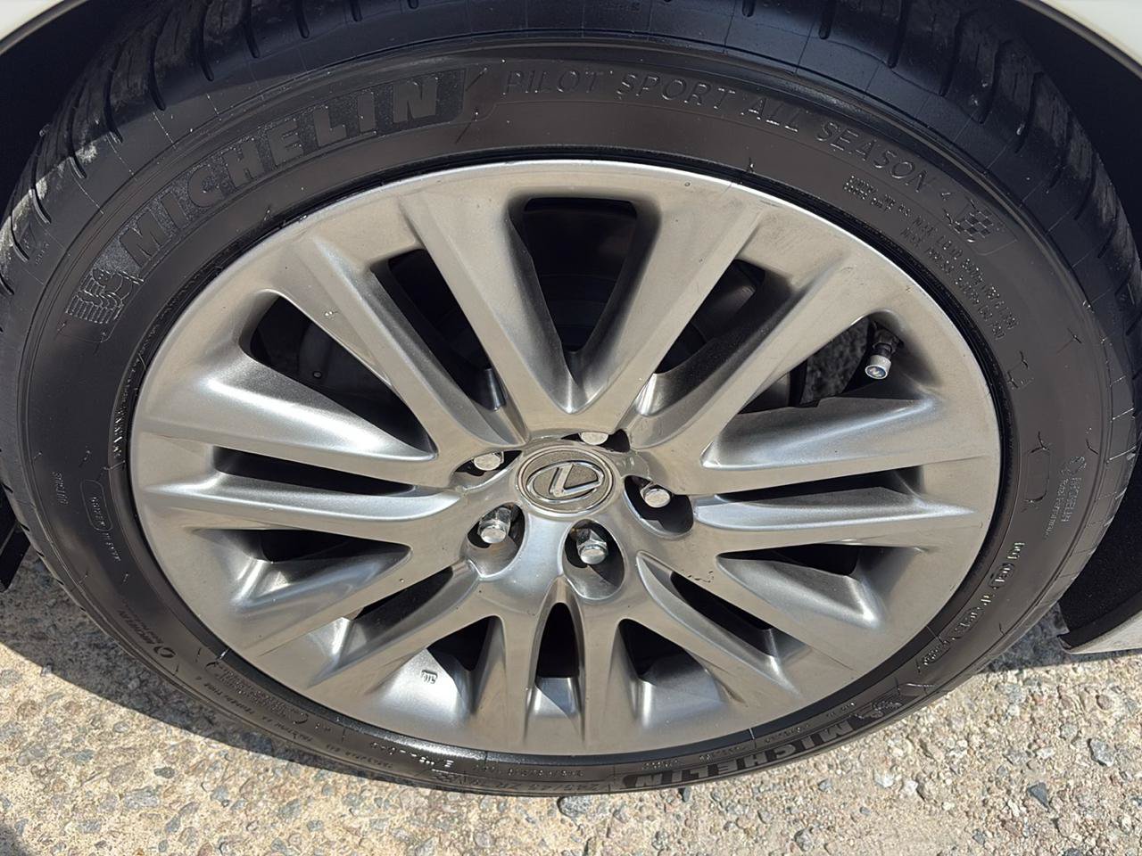 Used 2013 Lexus LS 460 w/ Comfort Pkg RWD image 13