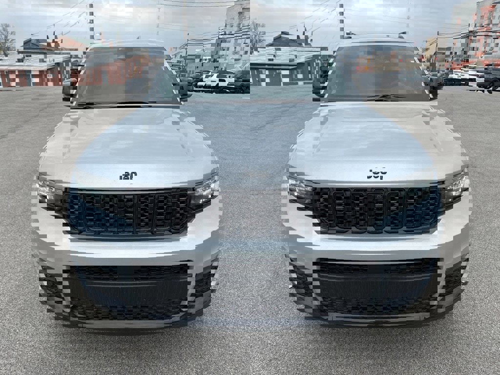 New 2025 Jeep Grand Cherokee L Limited w/ Luxury Tech Group II image 2
