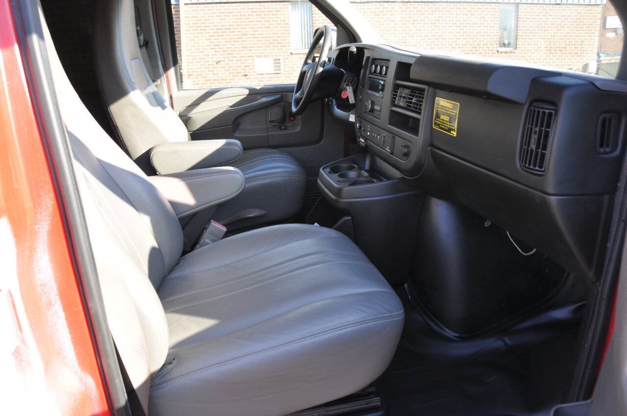 Used 2015 GMC Savana 2500 LS w/ Cold Climate Package RWD image 23