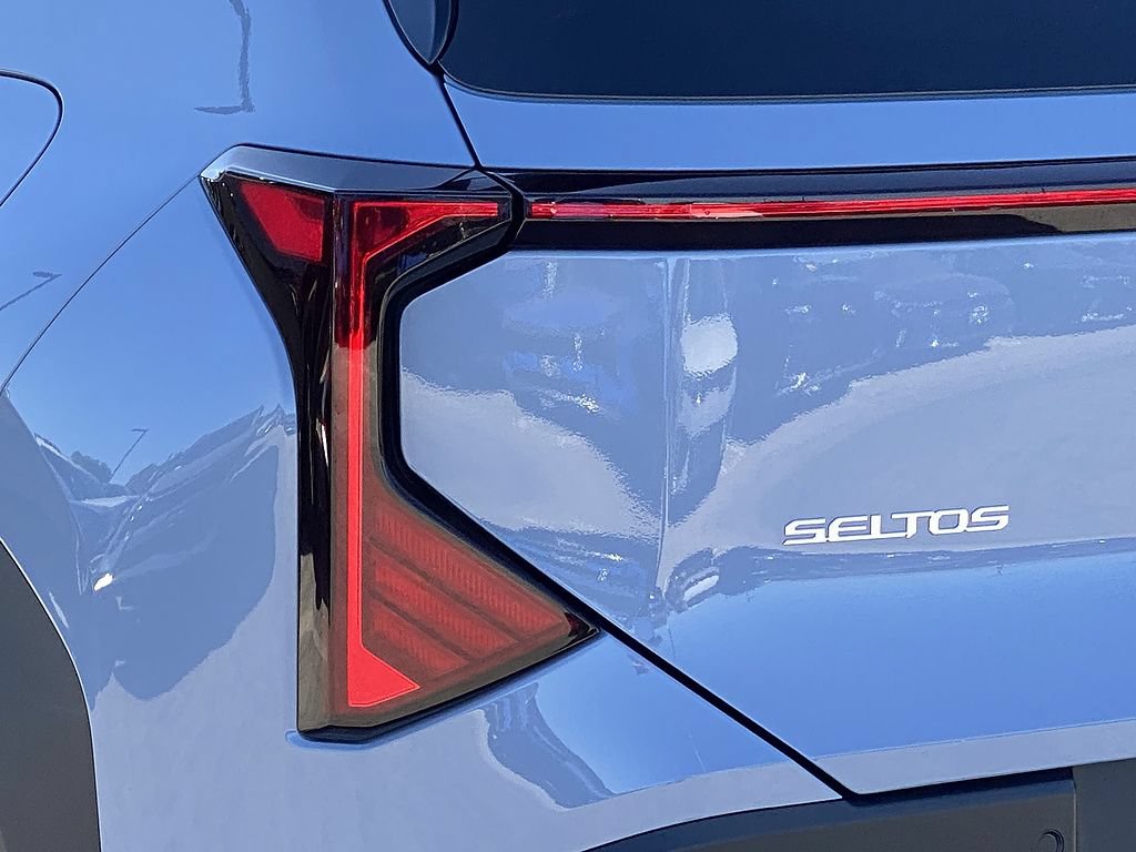 New 2027 Kia Seltos S FWD image 4