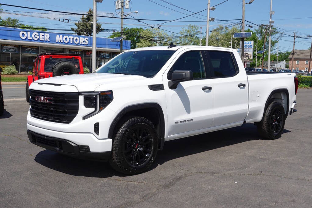 Used 2024 GMC Sierra 1500 Pro w/ Graphite Edition AWD/4WD image 2