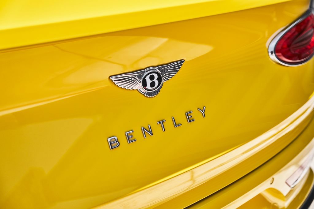 Used 2023 Bentley Bentayga AWD/4WD image 10