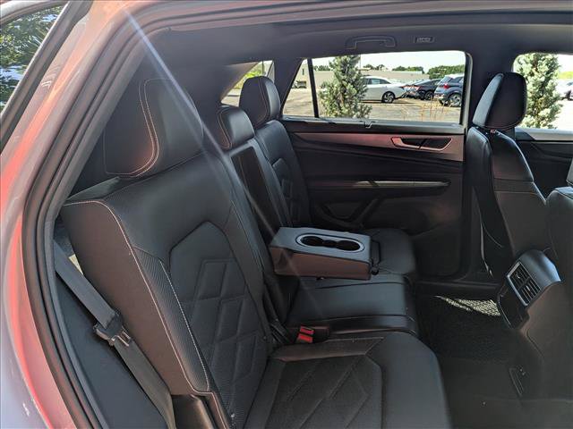 Certified 2024 Volkswagen Atlas Cross Sport SE AWD/4WD image 16