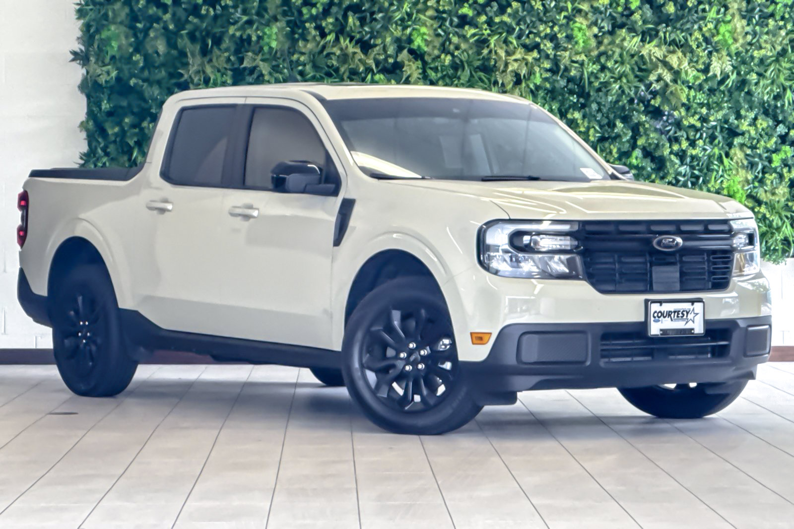 Used 2024 Ford Maverick Lariat w/ Black Appearance Package AWD/4WD image 1