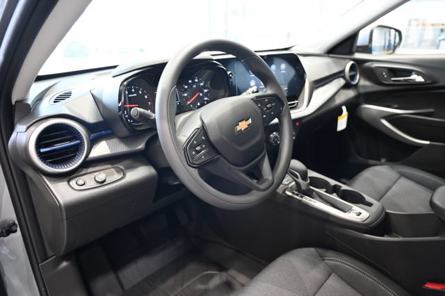 New 2026 Chevrolet Trax LS w/ LS Convenience Package FWD image 20