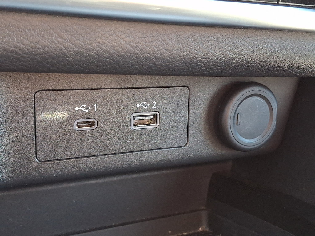 Used 2023 Nissan Rogue SV AWD/4WD image 25