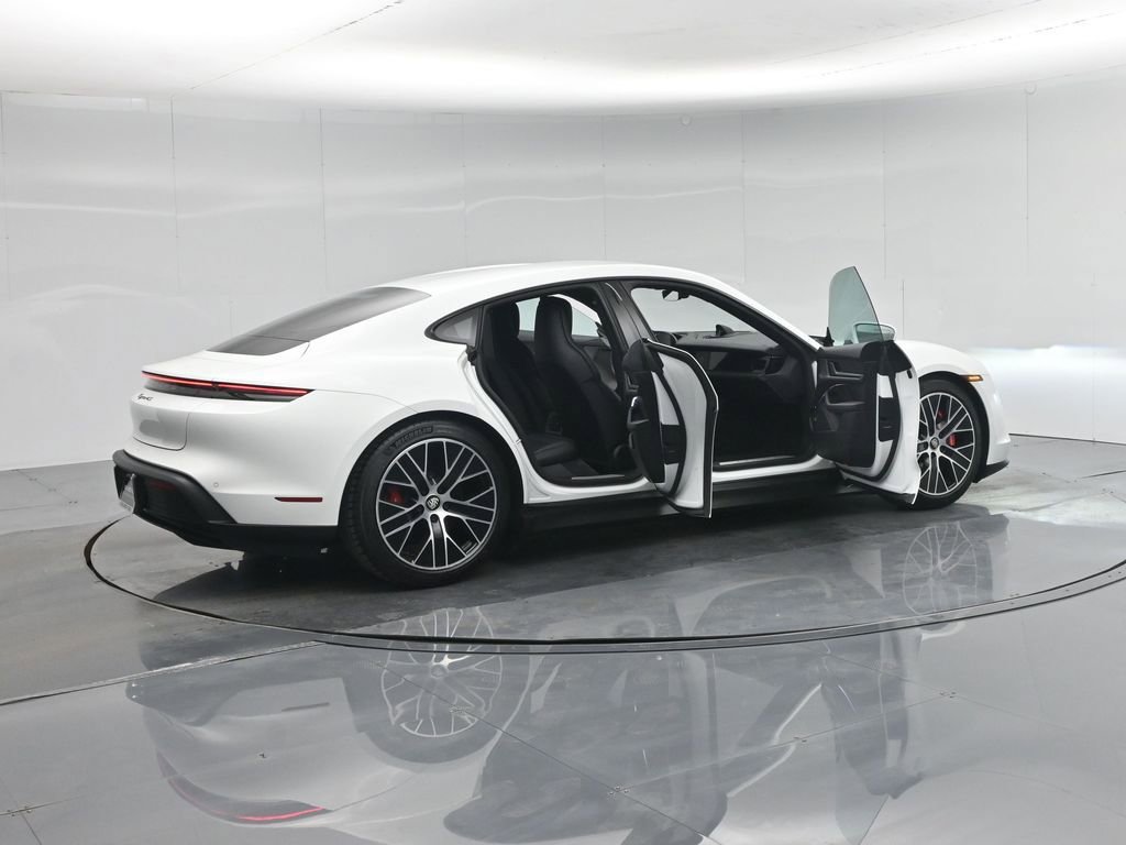 Used 2021 Porsche Taycan 4S image 4