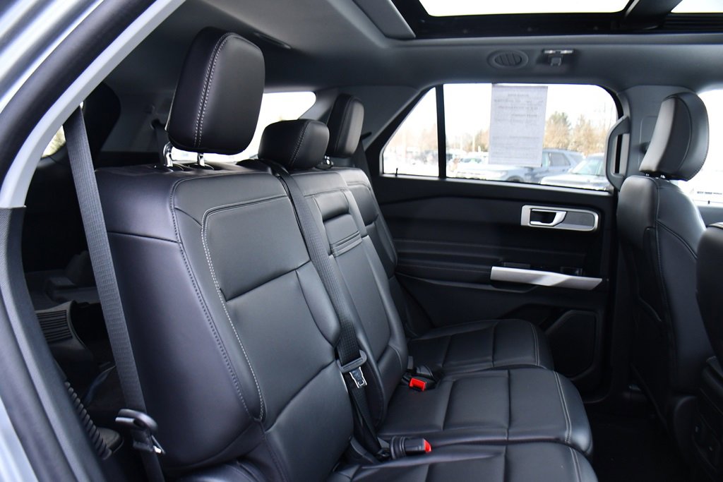 Used 2023 Ford Explorer XLT w/ Equipment Group 202A image 18