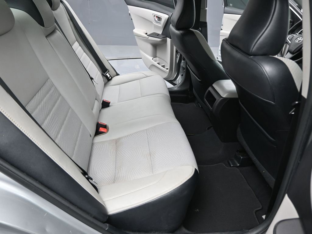 Used 2016 Toyota Camry SE FWD image 22