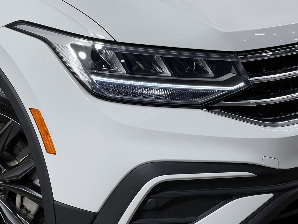 Used 2024 Volkswagen Tiguan SE image 38