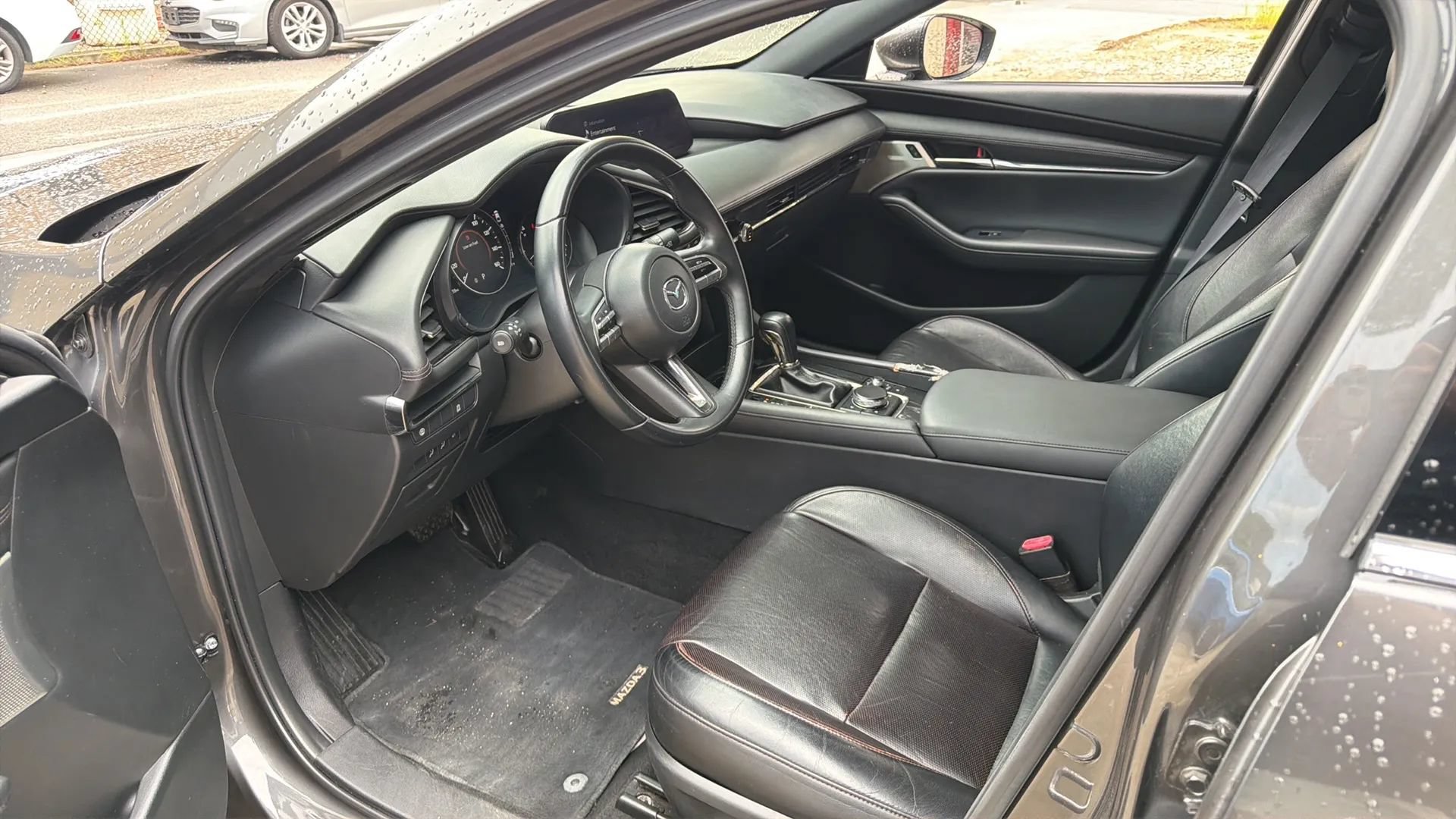 Used 2019 MAZDA MAZDA3 Hatchback w/ Premium Package FWD image 13