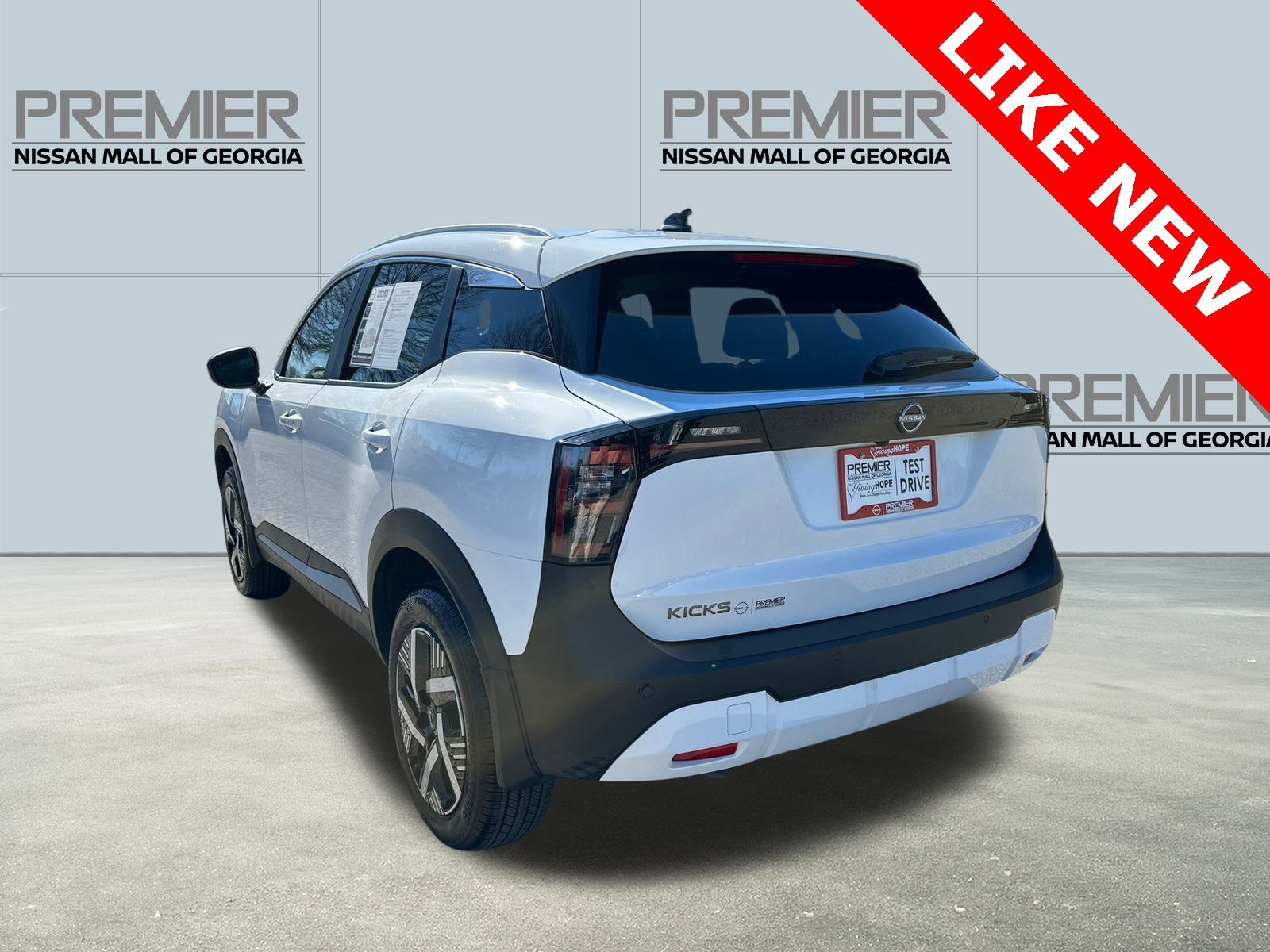 Used 2026 Nissan Kicks SV image 7