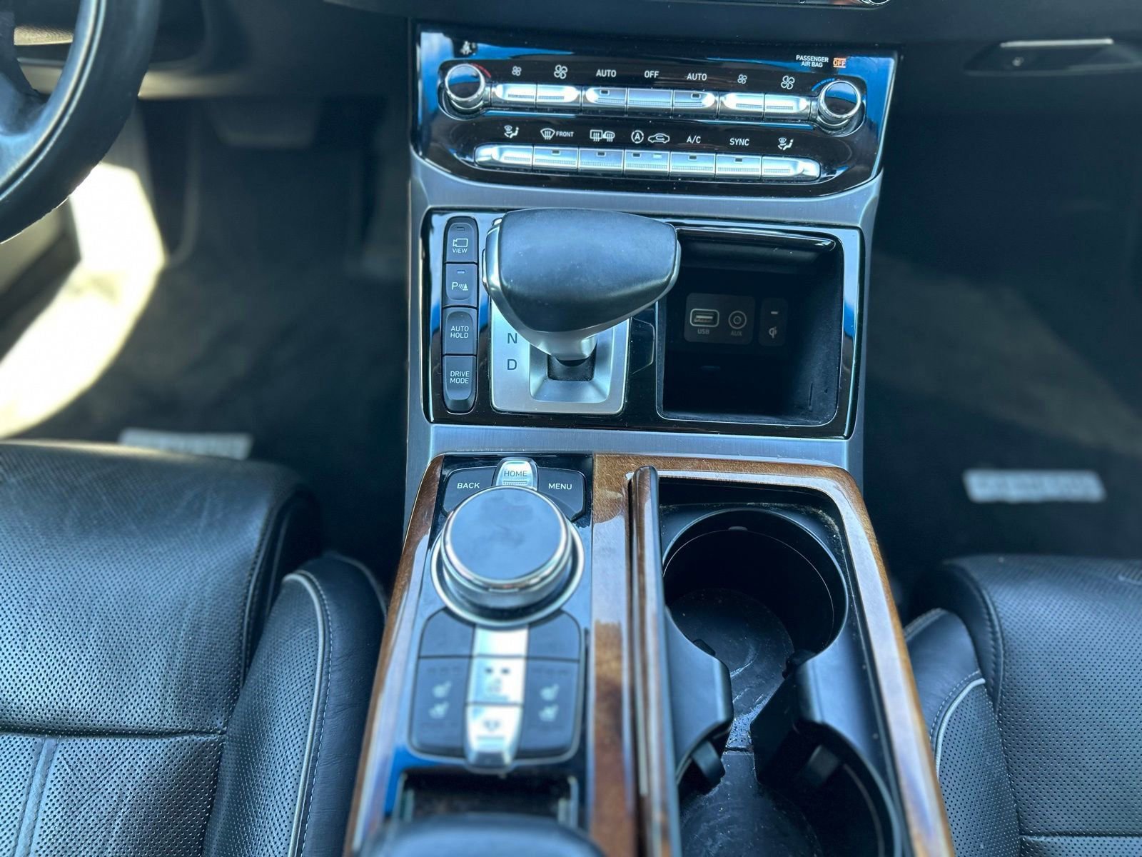 Used 2017 Genesis G90 3.3T Premium image 20