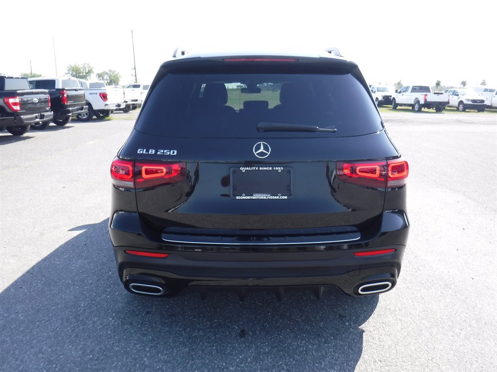 Used 2023 Mercedes-Benz GLB 250 image 6