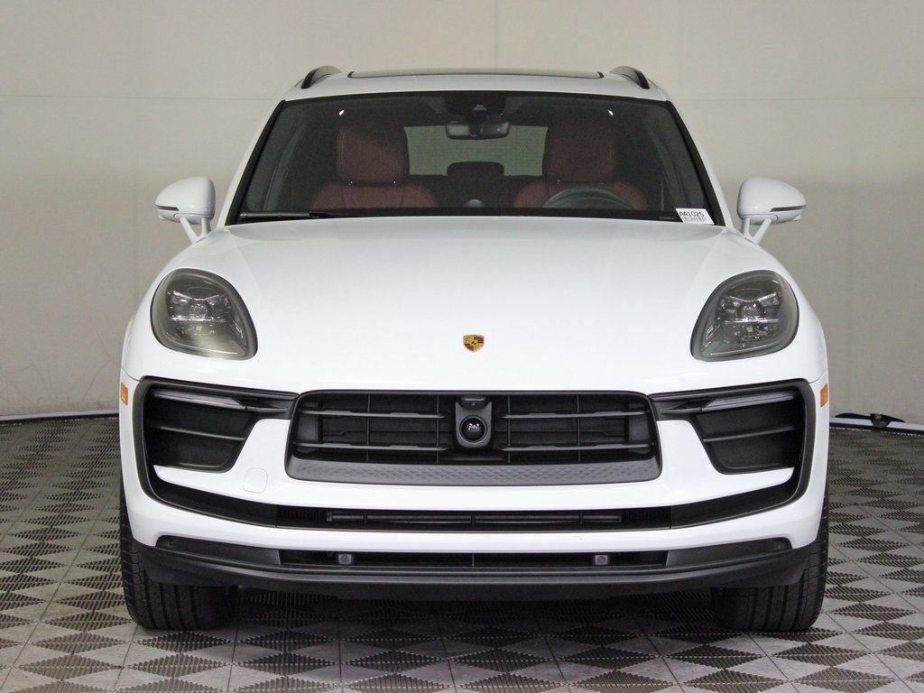 Certified 2026 Porsche Macan AWD/4WD image 10