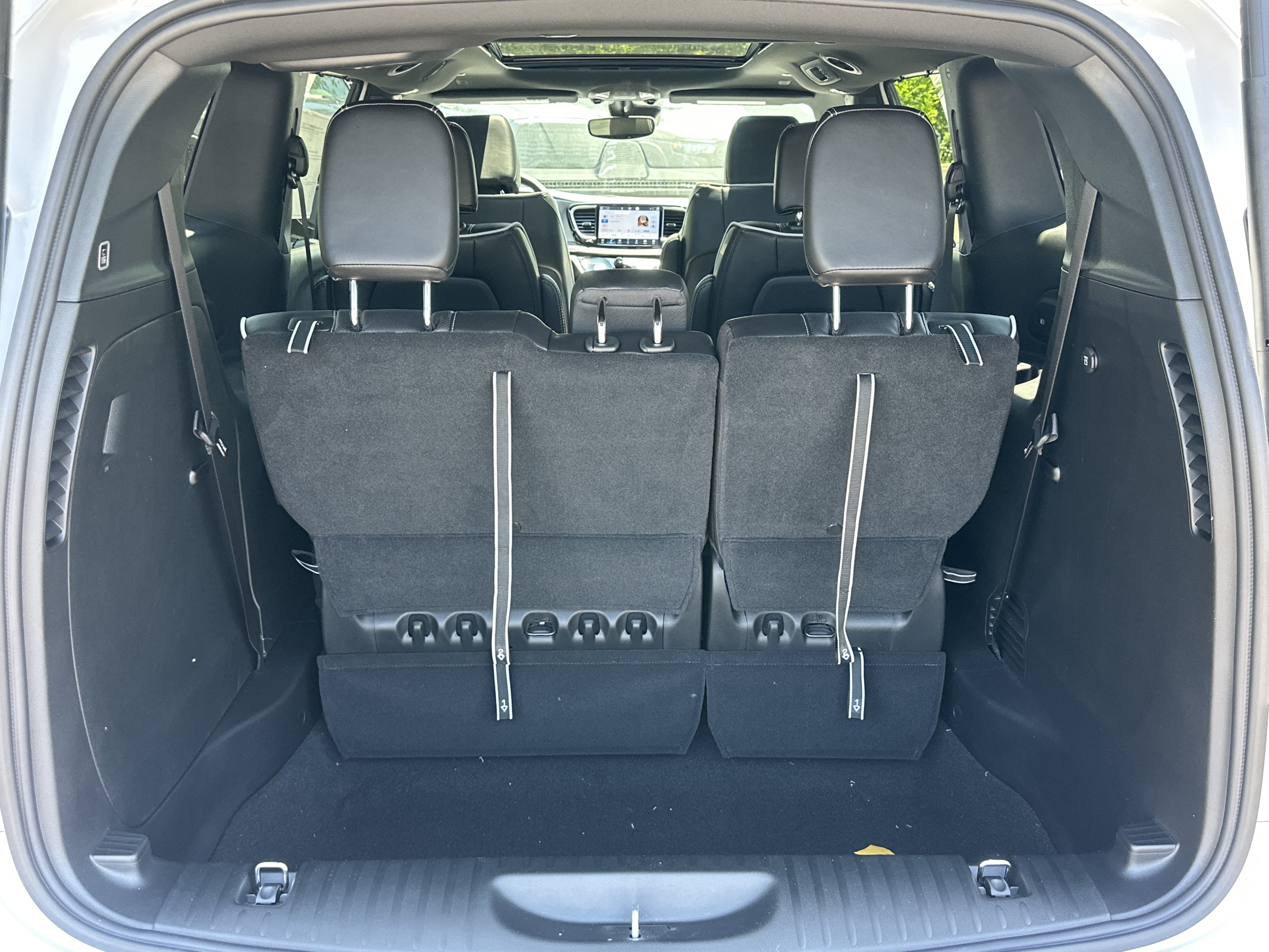 New 2027 Chrysler Pacifica Limited FWD image 13
