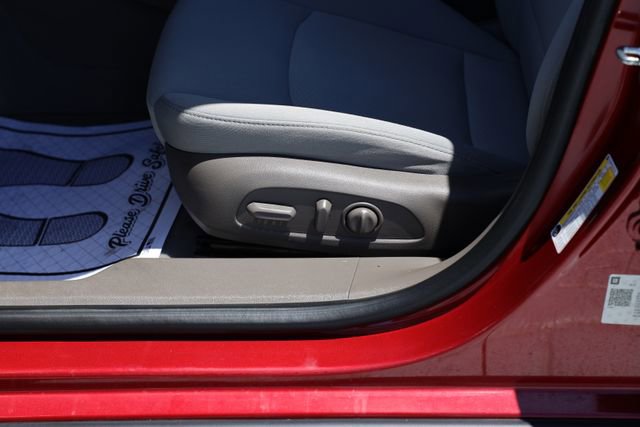 Used 2019 Chevrolet Malibu LT FWD image 14