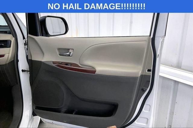 Used 2012 Toyota Sienna XLE w/ Entertainment Pkg FWD image 22