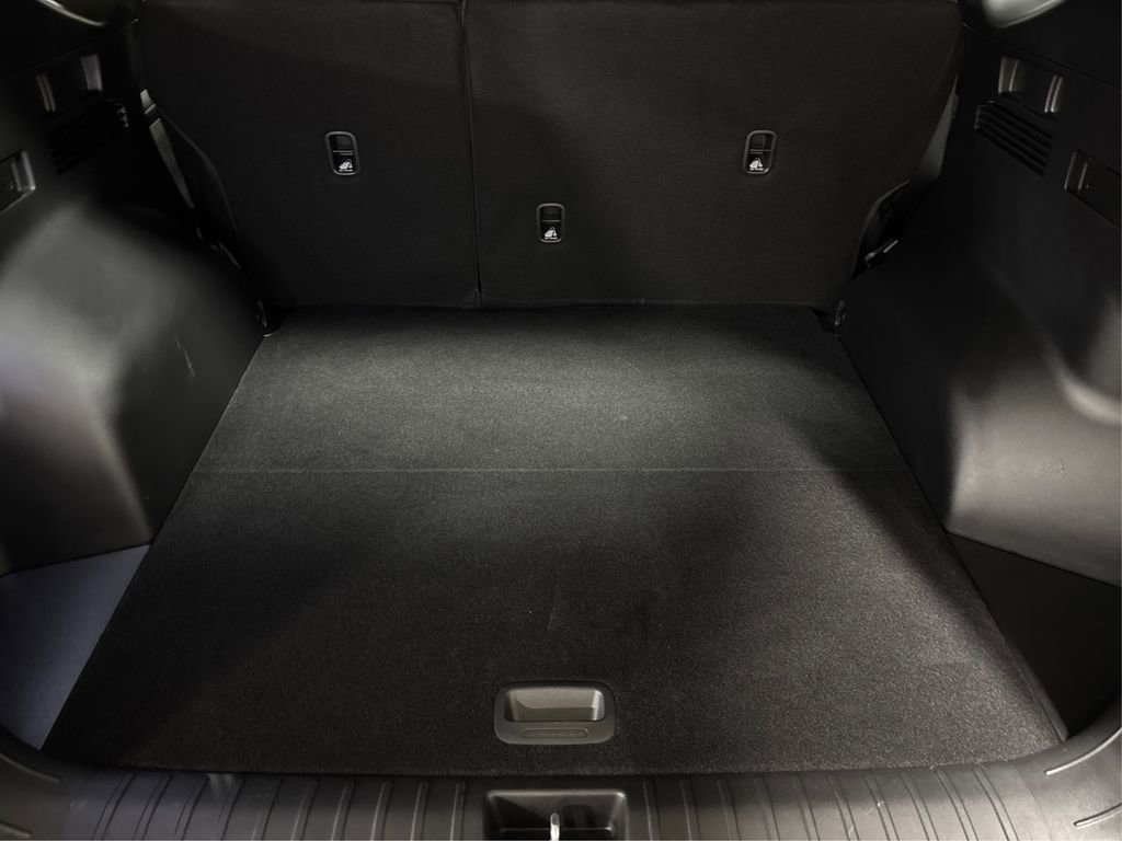 Used 2025 Hyundai Tucson SE image 11