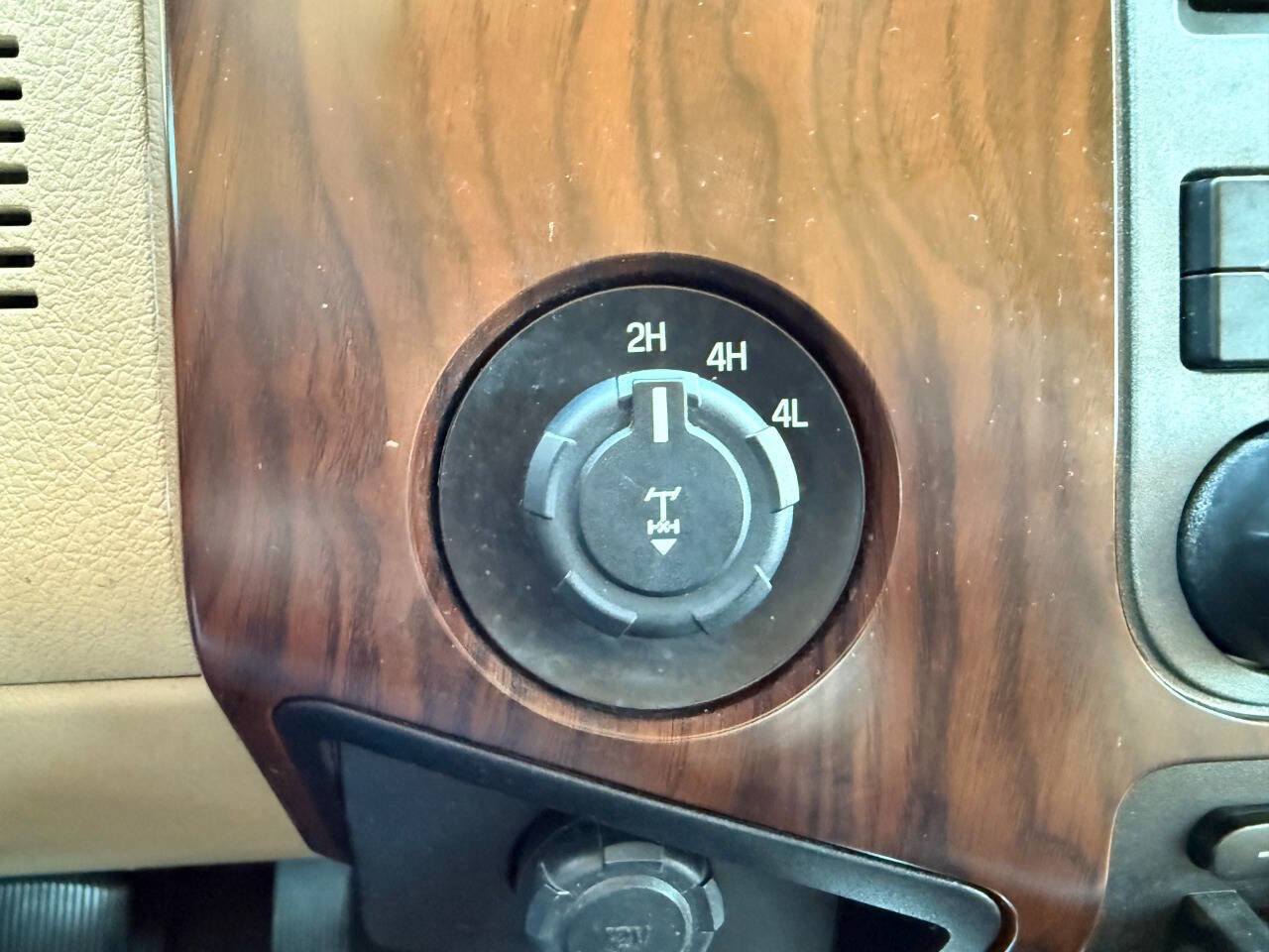 Used 2012 Ford F350 Lariat w/ FX4 4X4 Off-Road Pkg image 38