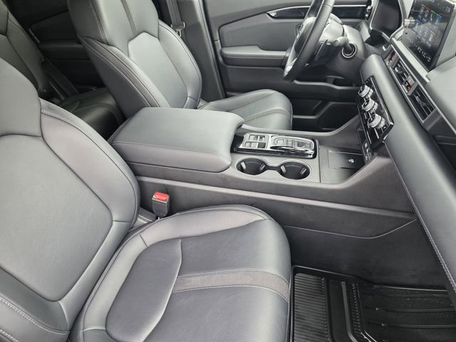 Used 2025 Honda Pilot Touring image 14
