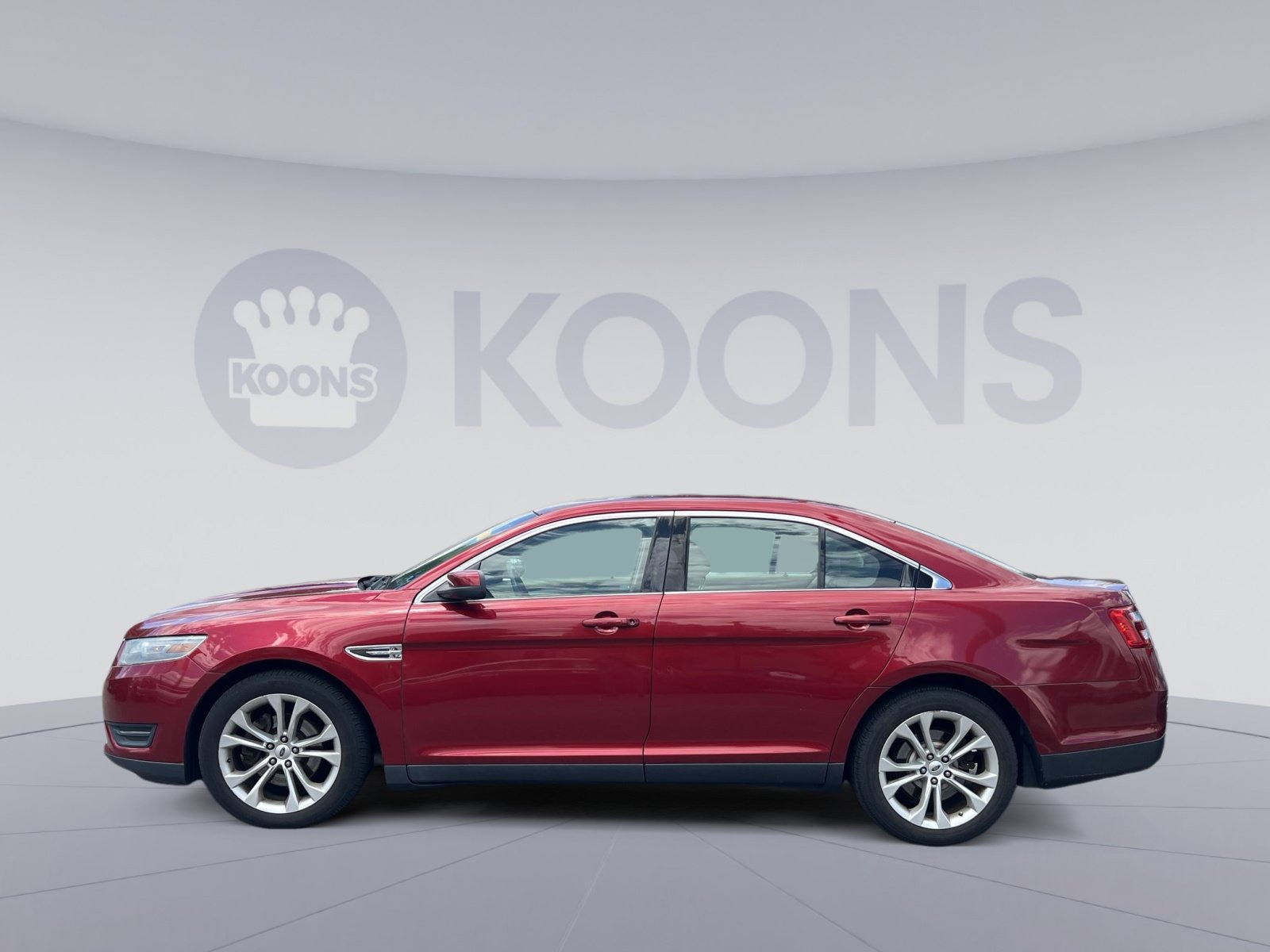 Used 2013 Ford Taurus SEL FWD image 2