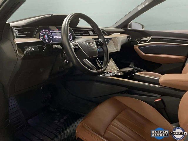 Used 2022 Audi e-tron Premium Plus w/ Premium Plus Package image 17