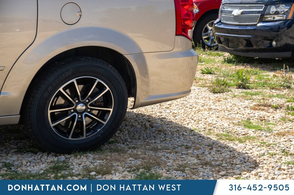 Used 2016 Dodge Grand Caravan R/T FWD image 35