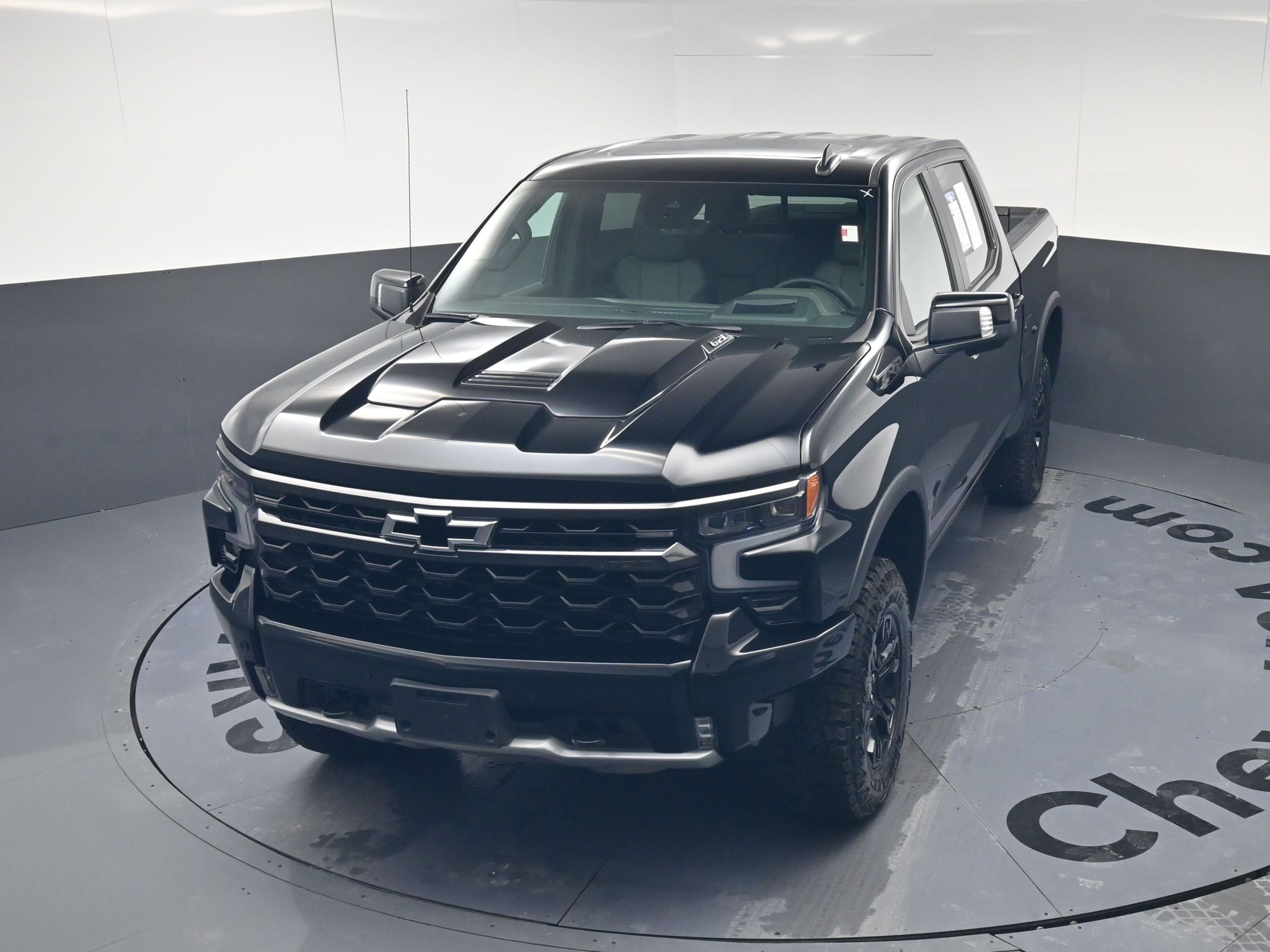 Certified 2025 Chevrolet Silverado 1500 ZR2 w/ Technology Package image 31