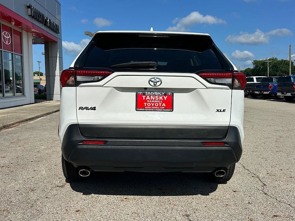 Used 2024 Toyota RAV4 XLE FWD image 4