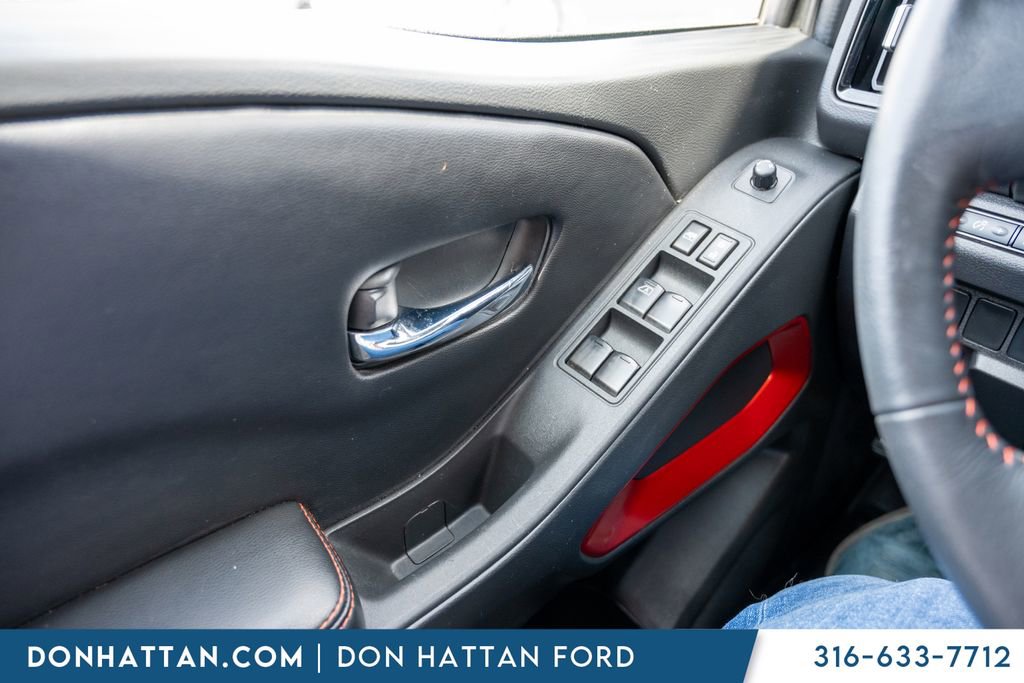 Used 2025 Nissan Frontier PRO-4X AWD/4WD image 18